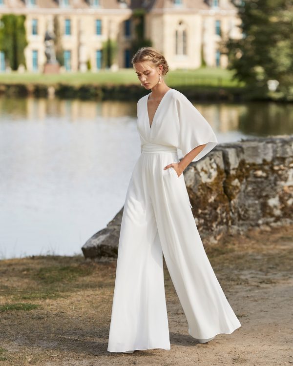 Combinaison de mariée WADDOX Alma Novias collection 2022 Paris