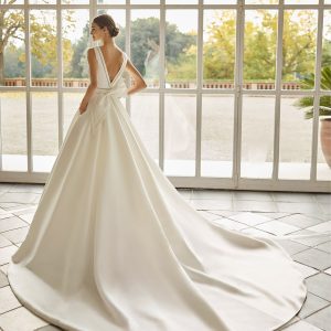ANNET Wedding Dress Aire Barcelona Collection 2023| Paris Boutique