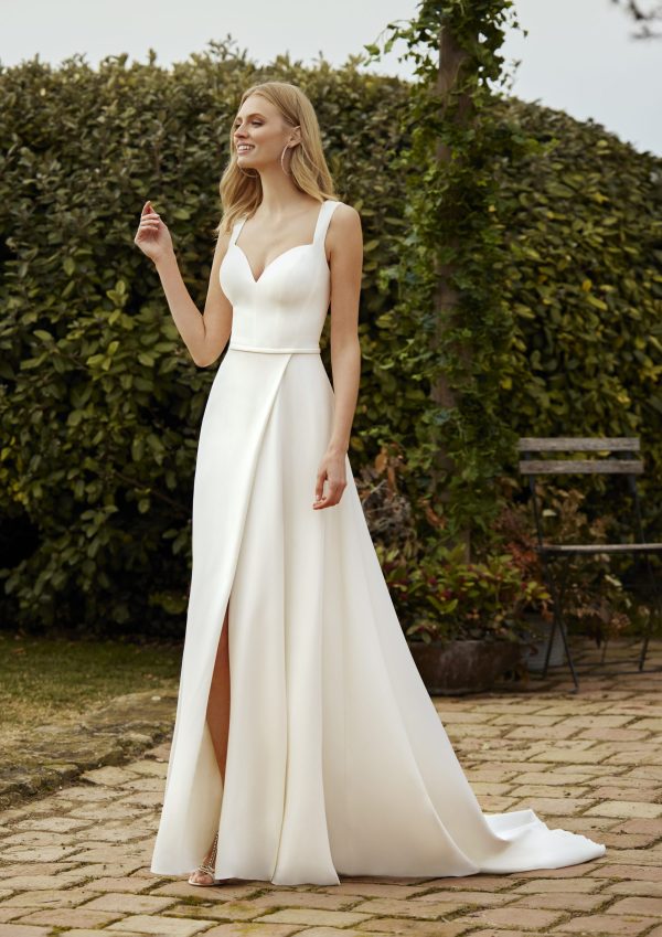 Robe de Mariée ATTRACTION White One Collection 2023| Paris