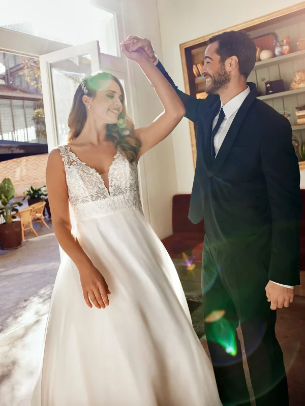 Robe de Mariée TWINKLE White One Collection 2023| Paris