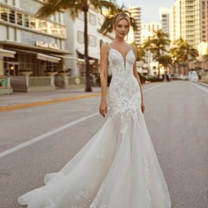 Robe de mariée CATA Luna Novias collection 2024: Boutique Paris