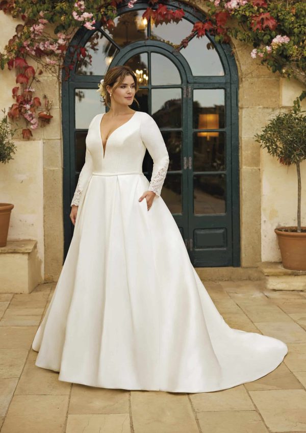 NOLANS Wedding Dress White one Collection 2024 Paris Boutique