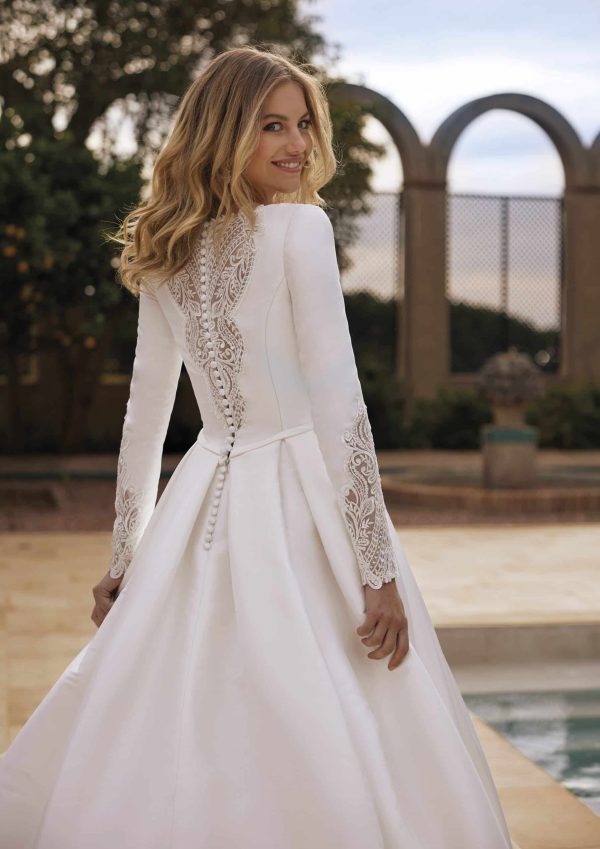 NOLANS Wedding Dress White one Collection 2024 Paris Boutique
