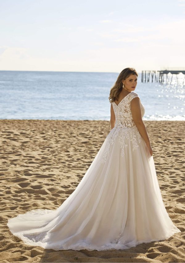 WOMACK Wedding Dress White one Collection 2024 Paris Boutique