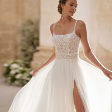 HELIA Wedding Dress Alma Novias collection 2025 Paris