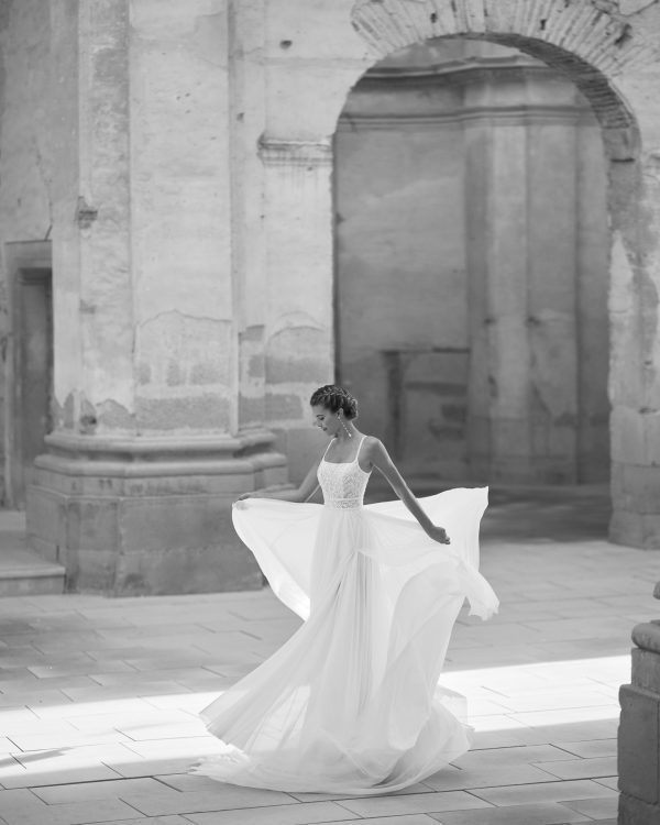 HELIA Wedding Dress Alma Novias collection 2025 Paris